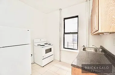 28 Saint Nicholas' Place, #2C