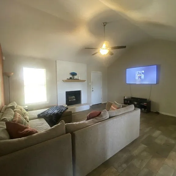 2305 Duke Ln — Photo 5