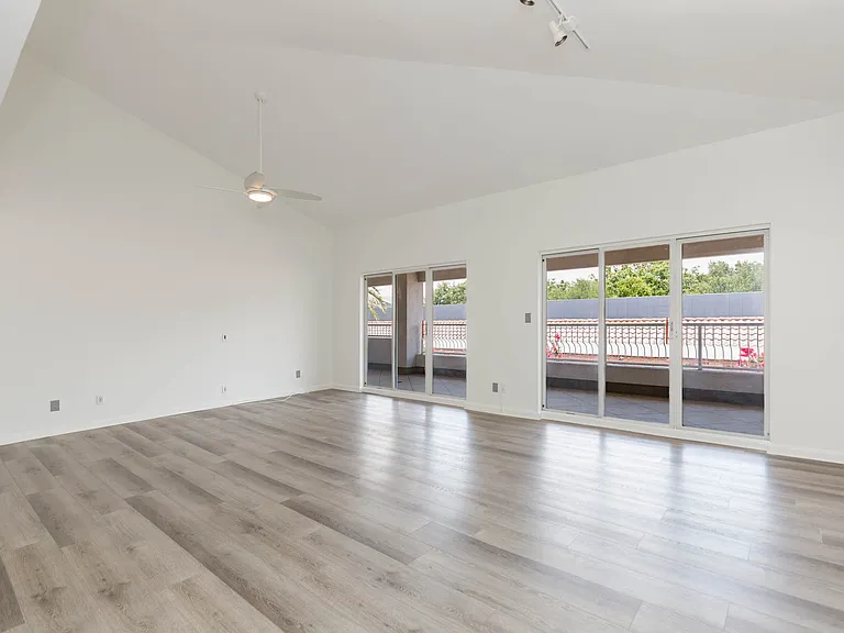 1653 W Snow Cir — Photo 7