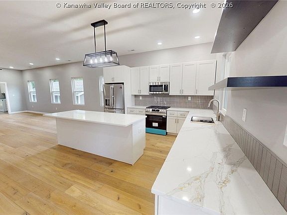 3rd image of 218 Gallaher St
