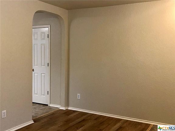 4th image of 2236 Stoneleigh Dr