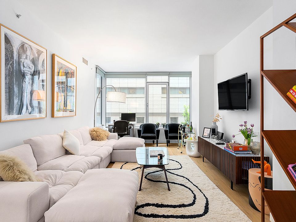 1st image of 50 Franklin St APT 2A