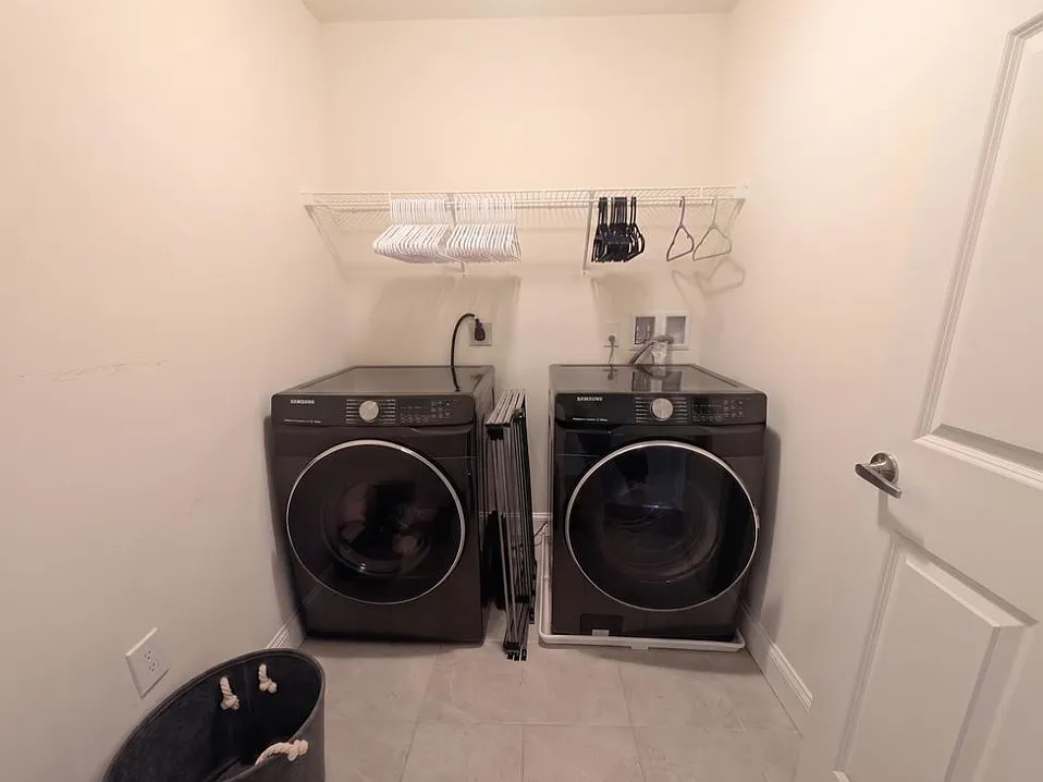4 bed, 2.5 bath, 2310 sqft, $7,500 — Photo 3