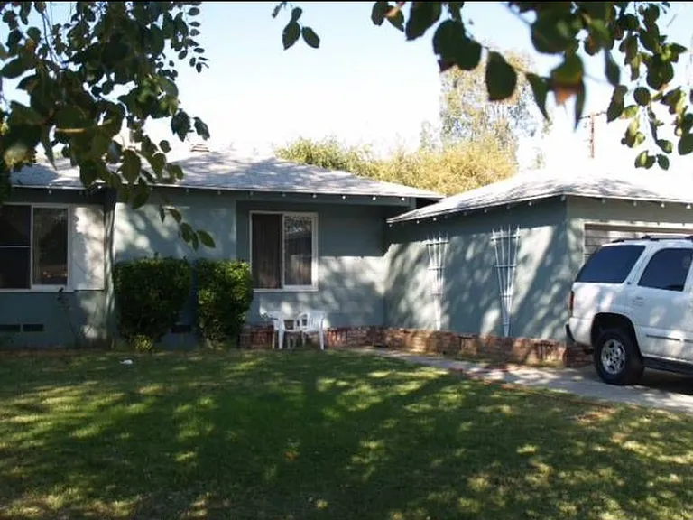 44135 Date Ave — Photo 2