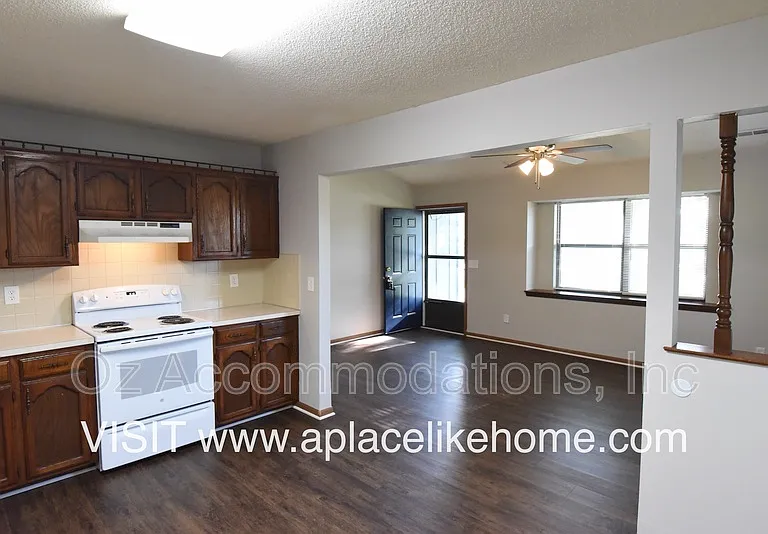 117 SE Greystone Dr — Photo 7