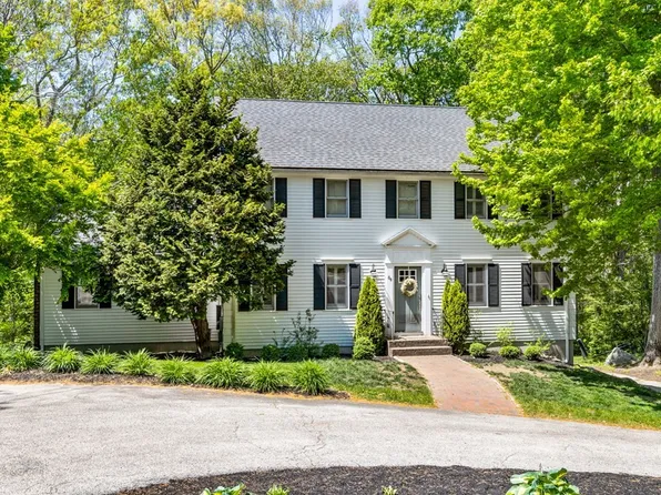 89 Fairoaks Ln, Cohasset, MA 02025