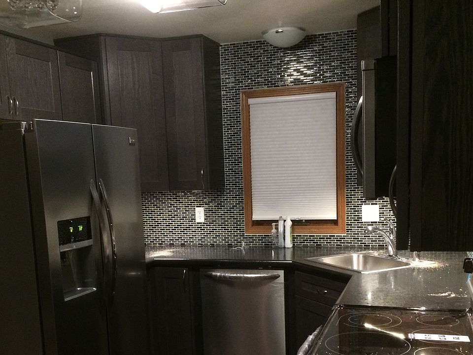 2nd image of 405 Theresa St