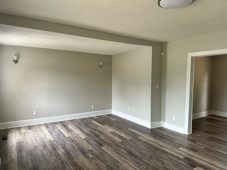 810 W Country Club Dr — Photo 7