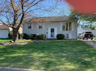 1216 La Crosse St, Onalaska, WI 54650