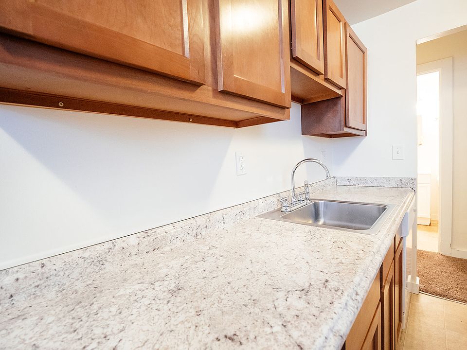 1st image of 255 McGregor Ave APT 15