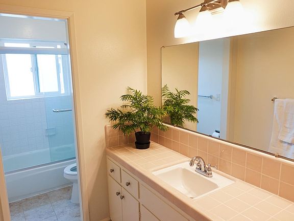 5th image of 186 Acalanes Dr APT 4