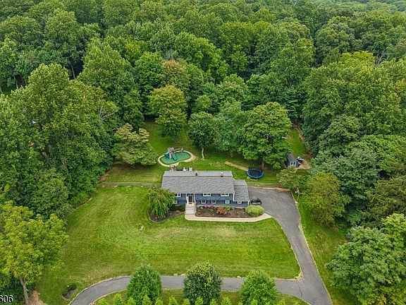 3rd image of 109 Pleasant Hill Rd