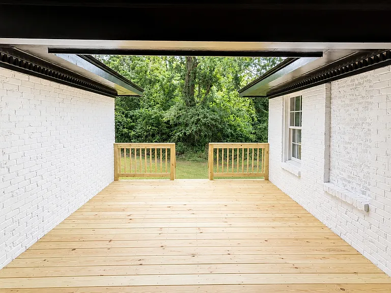 303 Hillcrest Ave — Photo 3