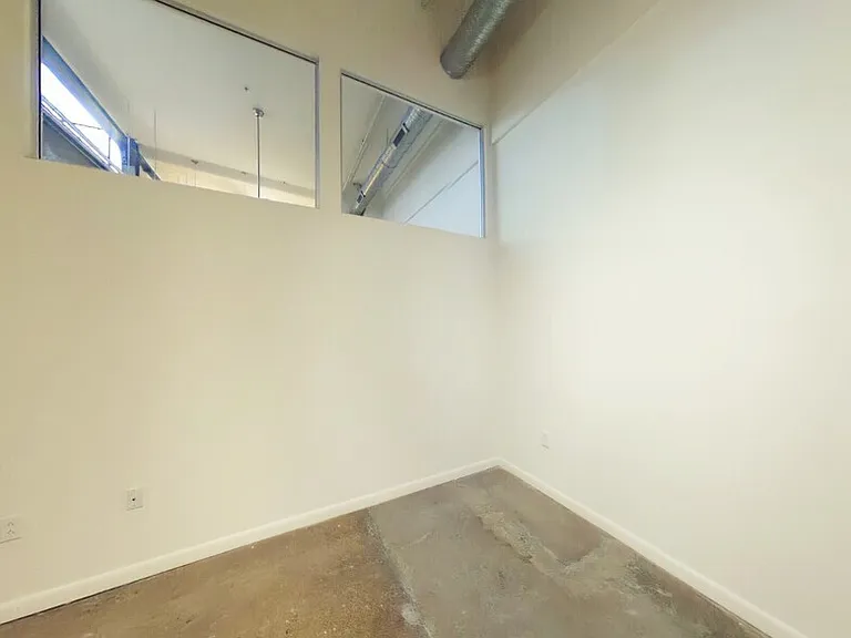 1011 W Marshall St #116 — Photo 9