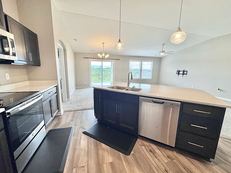 7761 Devonshire Dr #304 — Photo 7