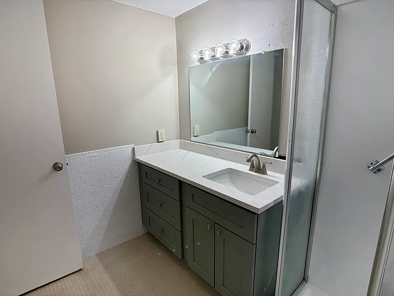 1155 Ash St #708 — Photo 10