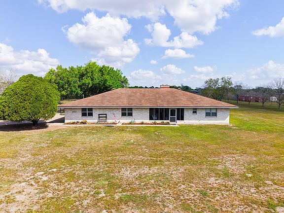 2nd image of 202 W Partridge Rd