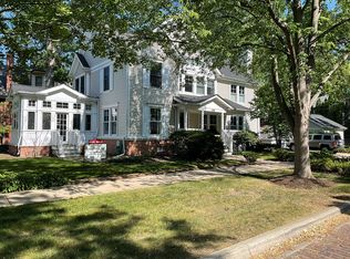 1247 Gregory Ave, Wilmette, IL
