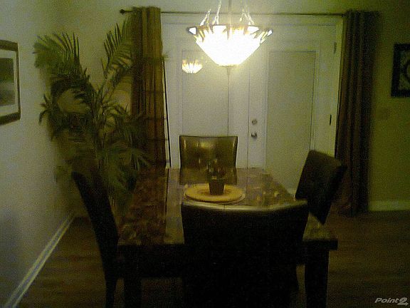 921301_641358385915409_1366793480_o