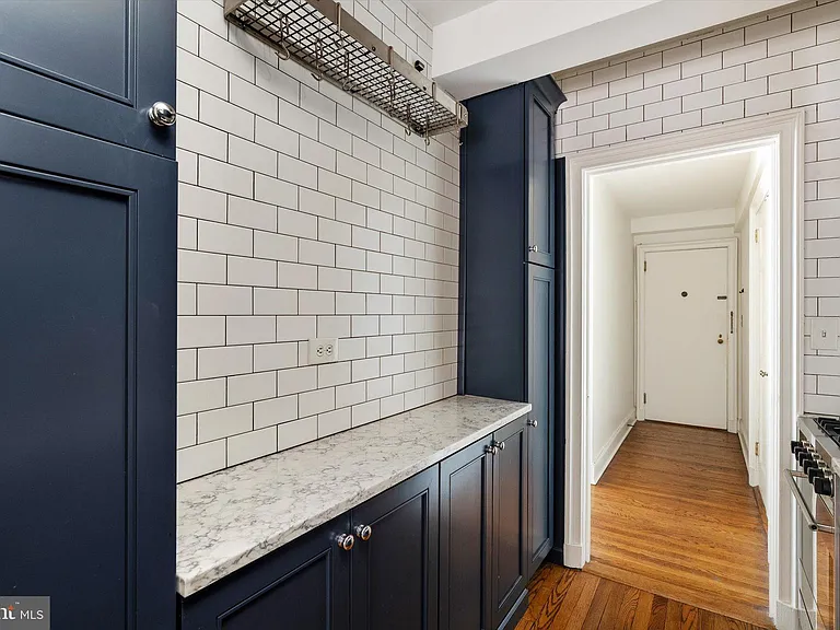 25 Palmer Sq W #A — Photo 17