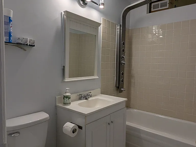 205 Queen St S #1 — Photo 10