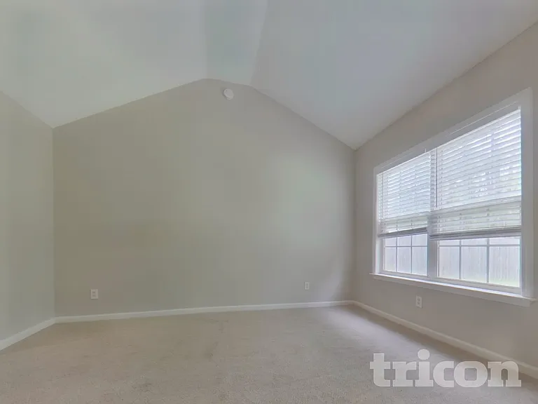 6452 Shadow Ct — Photo 8