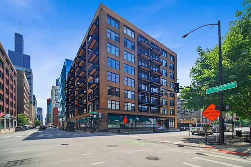 625 W Jackson Blvd #802 Photo 1