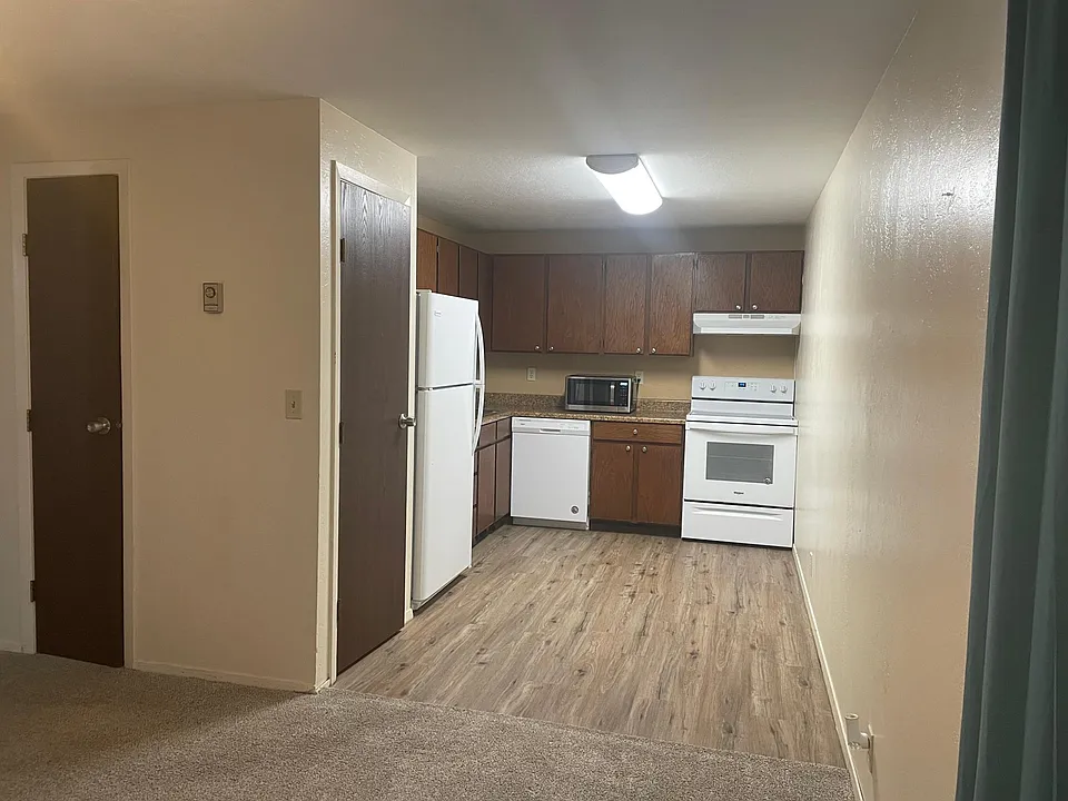 230 Shoshone Ave #6