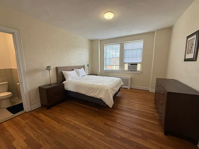 New King Edward Apartments — Photo 416