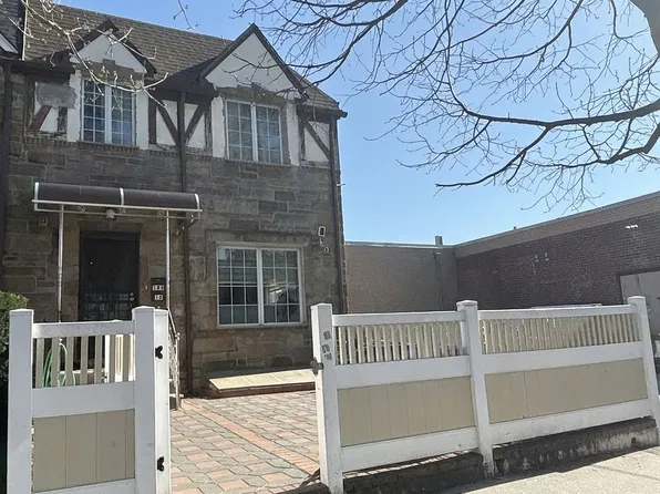 14410 72nd Dr, Flushing, NY 11367