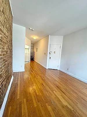 4th image of 1819 2nd Ave APT 4FS