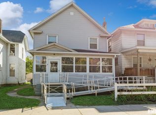 557 9th Ave S, Clinton, IA 52732