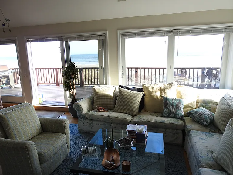 Dune Rd — Photo 3