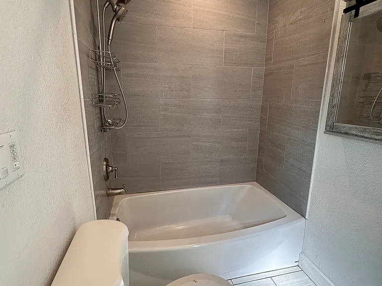 1105 W G St — Photo 16