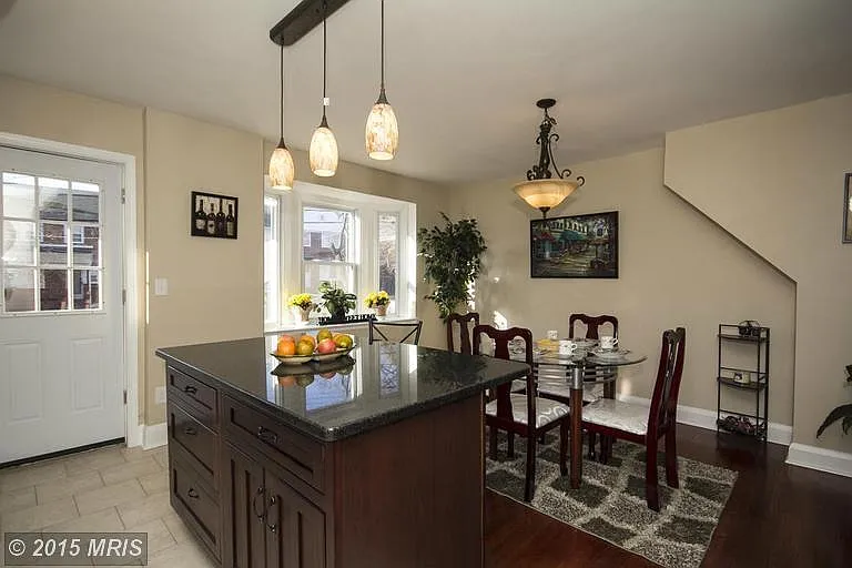 1573 Stonewood Rd — Photo 3
