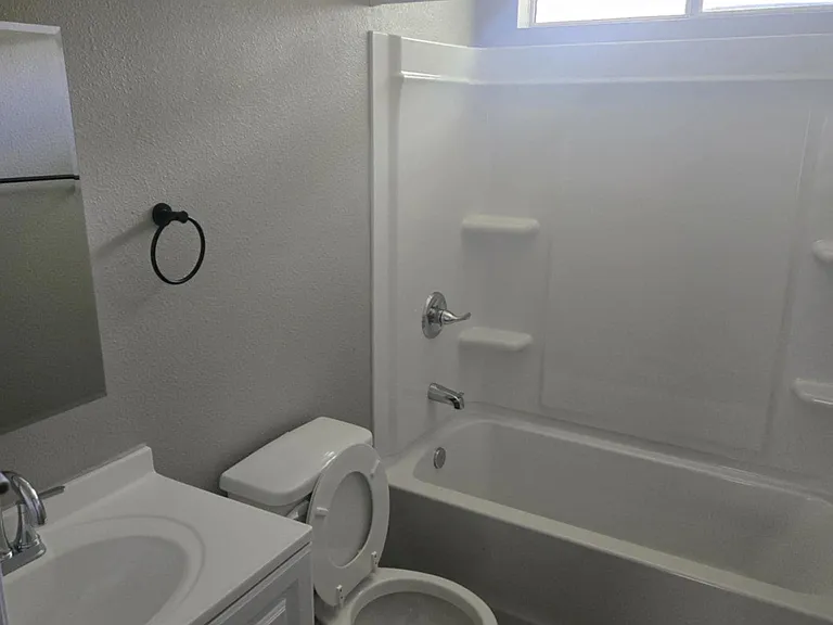 1410 Colima St — Photo 7