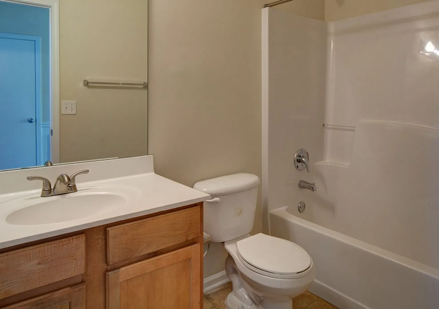Spacious 5-Bedroom Suwanee Home | Swim/Tennis Community | Lambert High School District — Photo 3