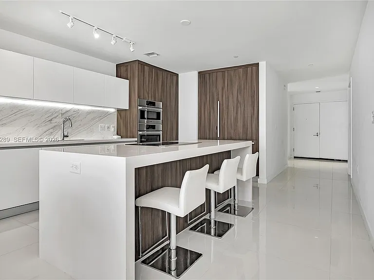 851 NE 1st Ave #1701 — Photo 6
