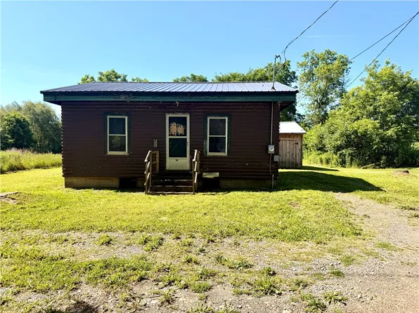 16 Railroad St, New Berlin, NY 13411
