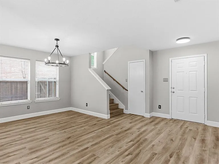1316 Hunter Ln — Photo 6