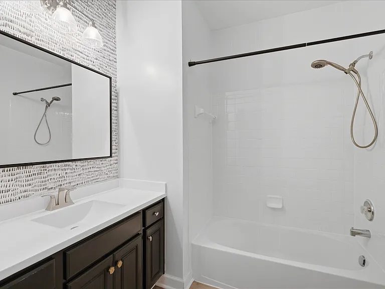 21228 McFadden Sq #314 — Photo 7