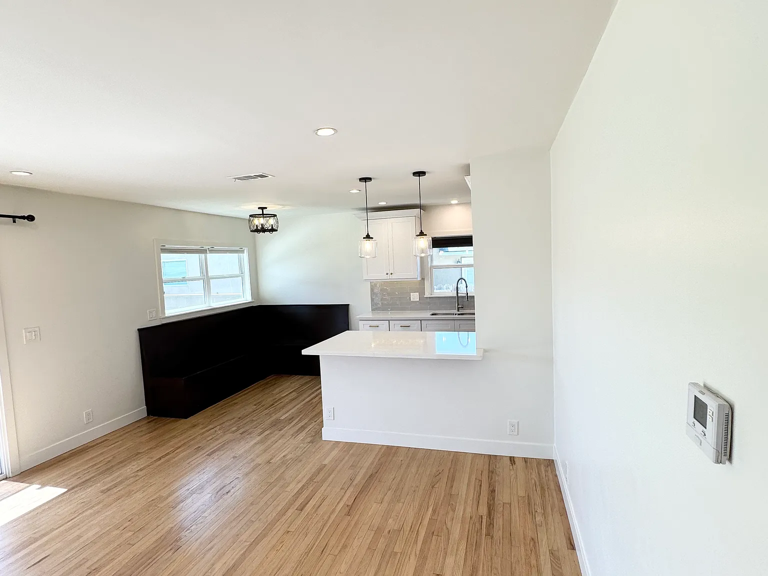 4 bed, 1215 sqft, $4,400 — Photo 3