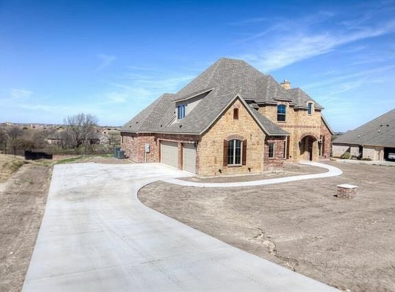 2nd image of 174 Creek Wood Dr