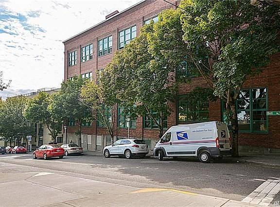 2nd image of 66 Bell St