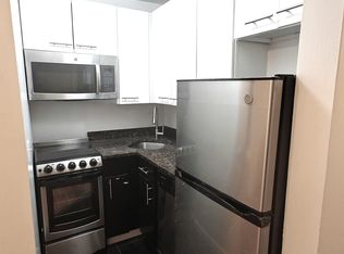 525 W 49th St APT 1F, New York, NY 10019