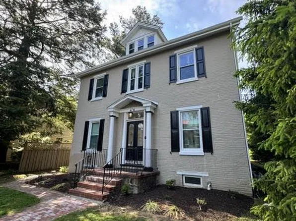 25 E Washington St APT 2R, West Chester, PA 19380