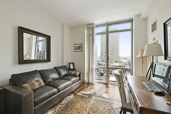Sold by Nest Seekers International | media 8