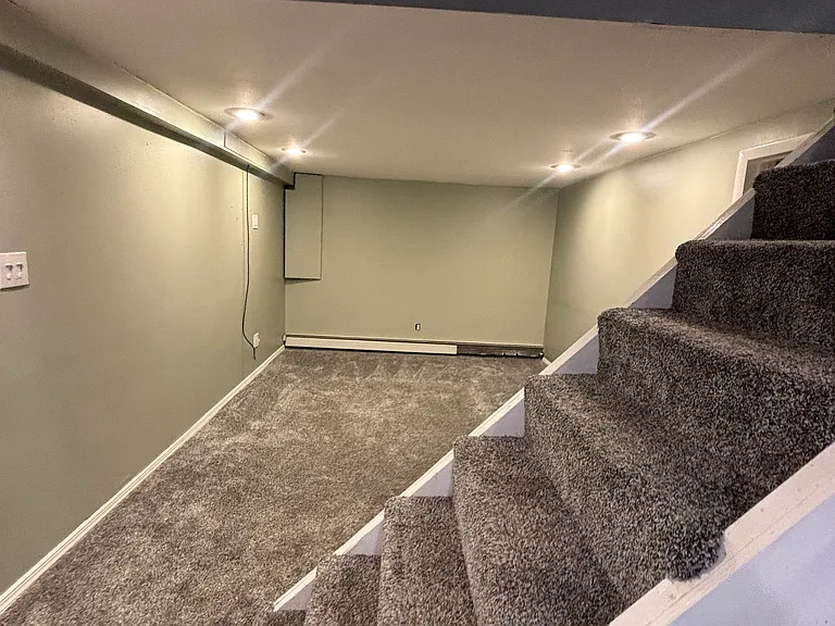 Maple Dr — Photo 16