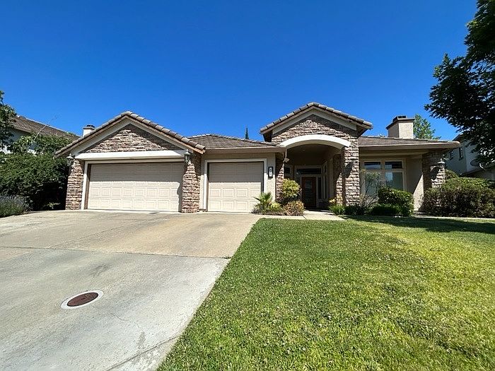 1st image of 441 Venezian Ct