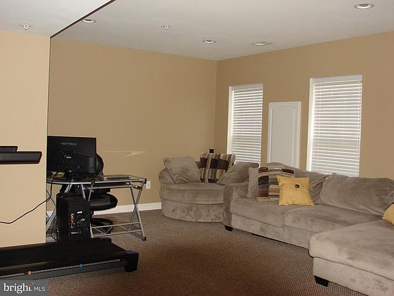 4th image of 15805 Buxton Pl